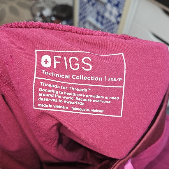 Figs Scrub Set - Picture 3 of 5